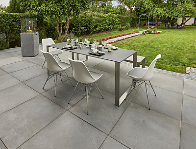 Terrasse mit CEMENTO Platten