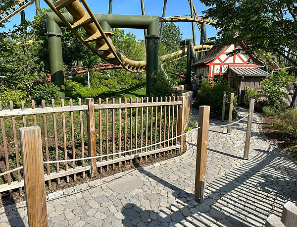 Terrasse beim Schloss Monrepos mit SANTURO Terrassenplatten