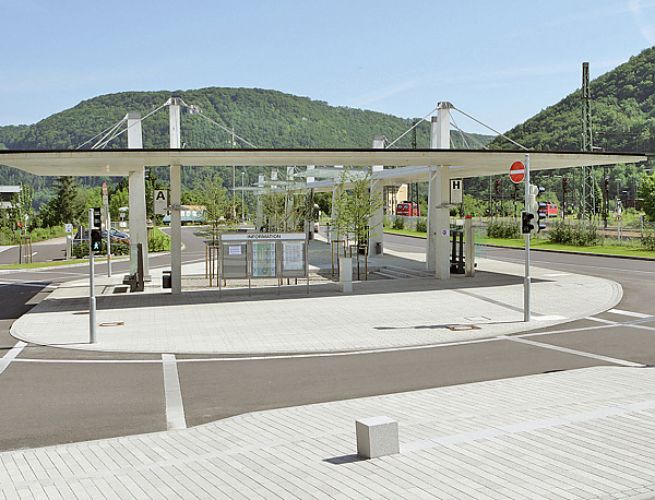 ARCADO und TWIST Pflastersteine am Omnibusbahnhof in Geislingen/Steige