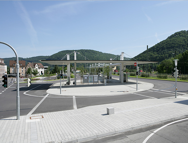 ZOB Geislingen-Steige mit Pflastersteinen von braun-steine