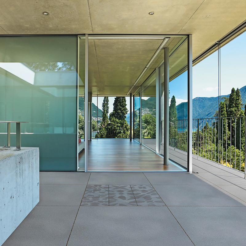 Moderne Terrassen mit CEMENTO Terrassenplatten