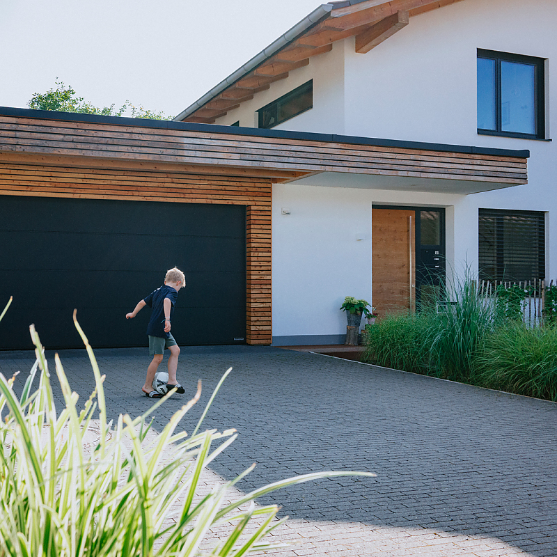 Hofeinfahrt mit MAURINO Riemchenstein vollkantig