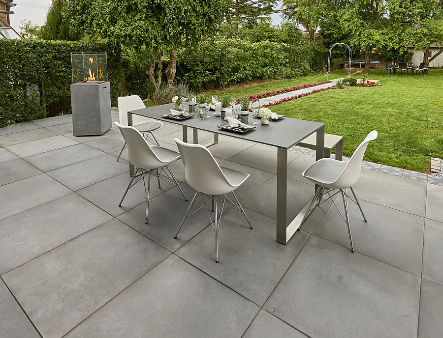 Terrasse mit CEMENTO Terrassenplatten