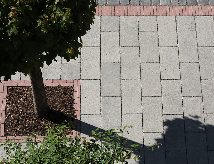 Verlegte Fläche mit SANTURO Terrassenplatte