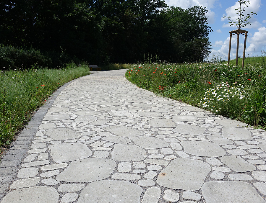 Weg mit ARENA-Bel-Cante-Pflasterplatten