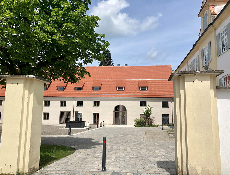 TEGULA Pflastersteine auf dem Rathausvorplatz in Eberhardzell