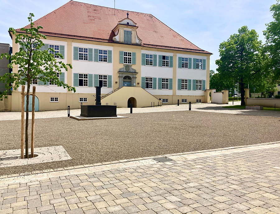 TEGULA Pflastersteine auf dem Rathausvorplatz in Eberhardzell