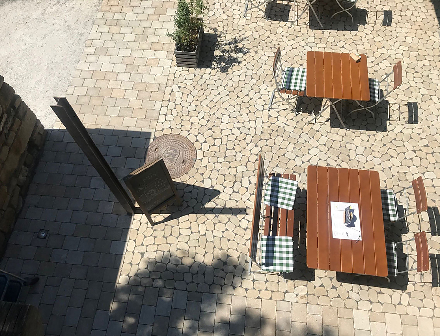 Terrasse mit ARENA und TEGULA Pflastersteinen