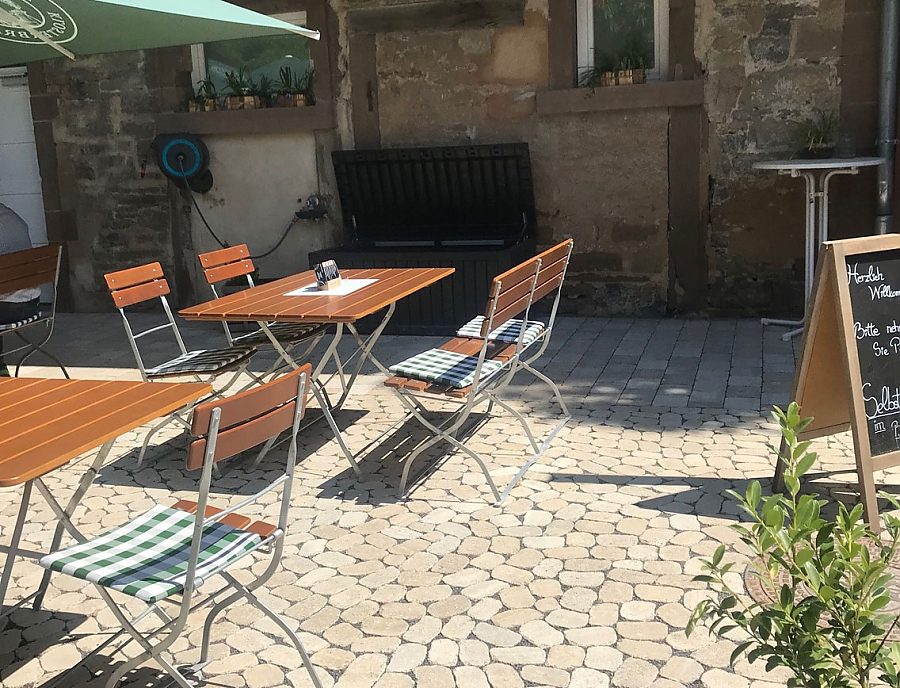 Terrasse mit ARENA und TEGULA Pflastersteinen