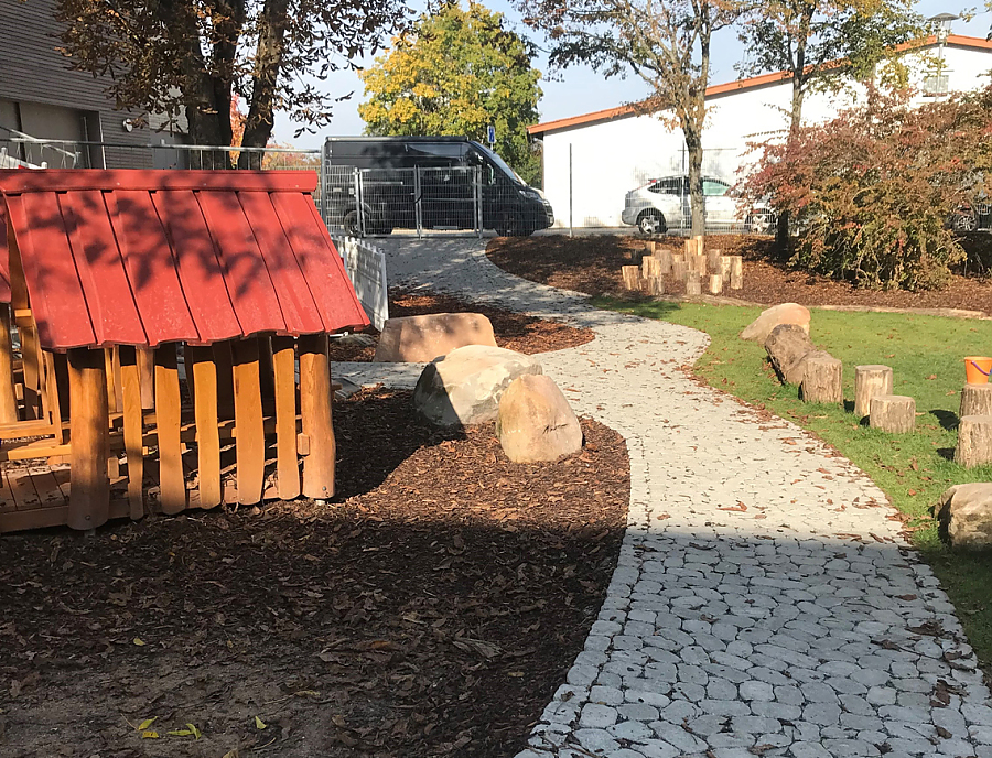 Kita Spielplatz mit ARENA Pflastersteinen