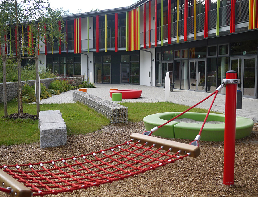 Anwendung von ARENA Pflastersteinen bei der Grundschule Wörthsee