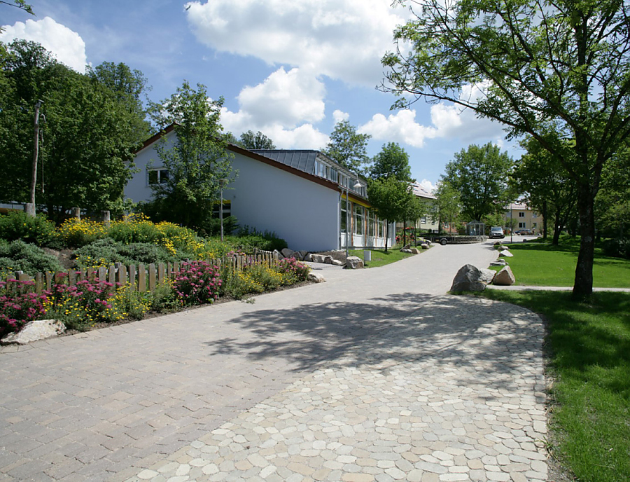 Anwendung von ARENA Pflastersteinen im Kinderdorf Waldenburg