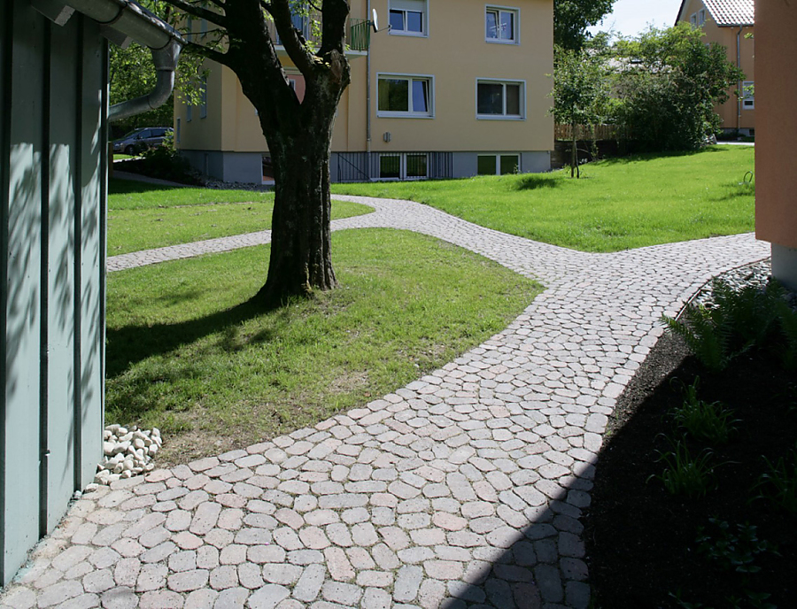 Anwendung von ARENA Pflastersteinen im Kinderdorf Waldenburg