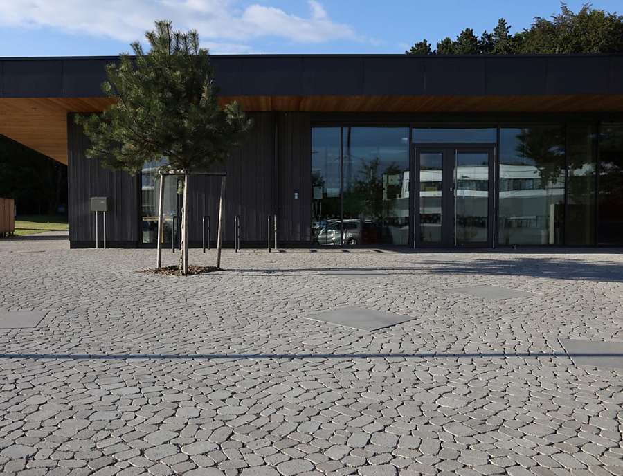 ARENA-Nova Pflastersteine BWK Ulm Anwendung von ARENA Pflastersteinen beim BWK Ulm