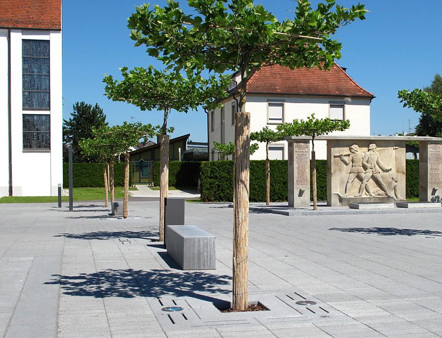 Anwendung von ARCADO Pflastersteinen und ARPANA Baumquartier in Meckenbeuren