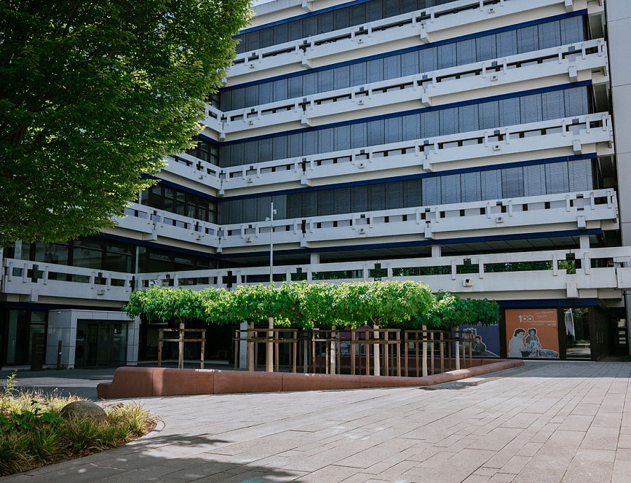 Innenhof der HFV mit Lambada Forte Pflastersteinen