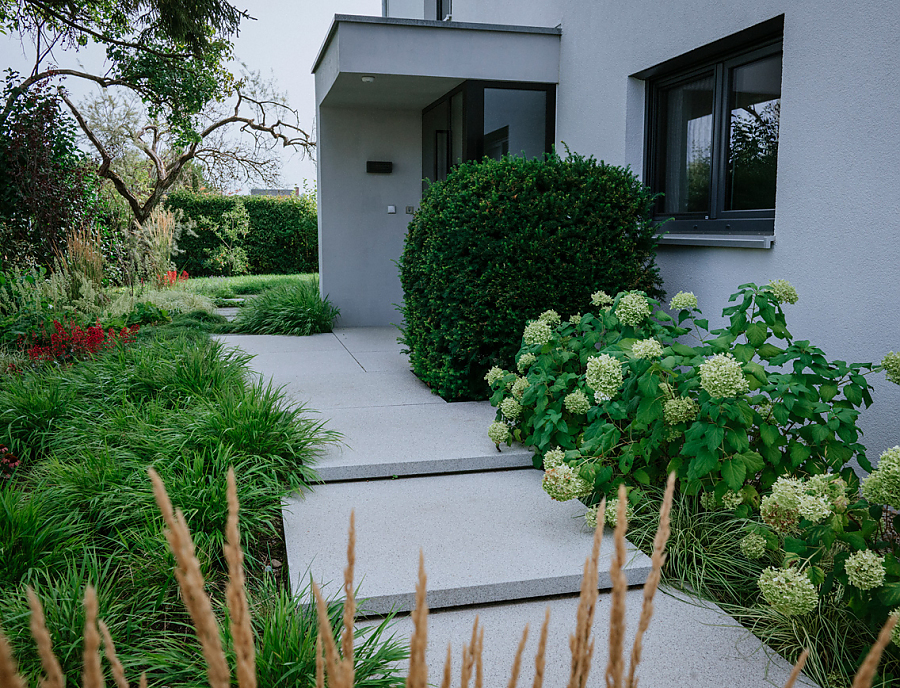 PODIUM ARCHITEKTUR Platten im Eingangsbereich