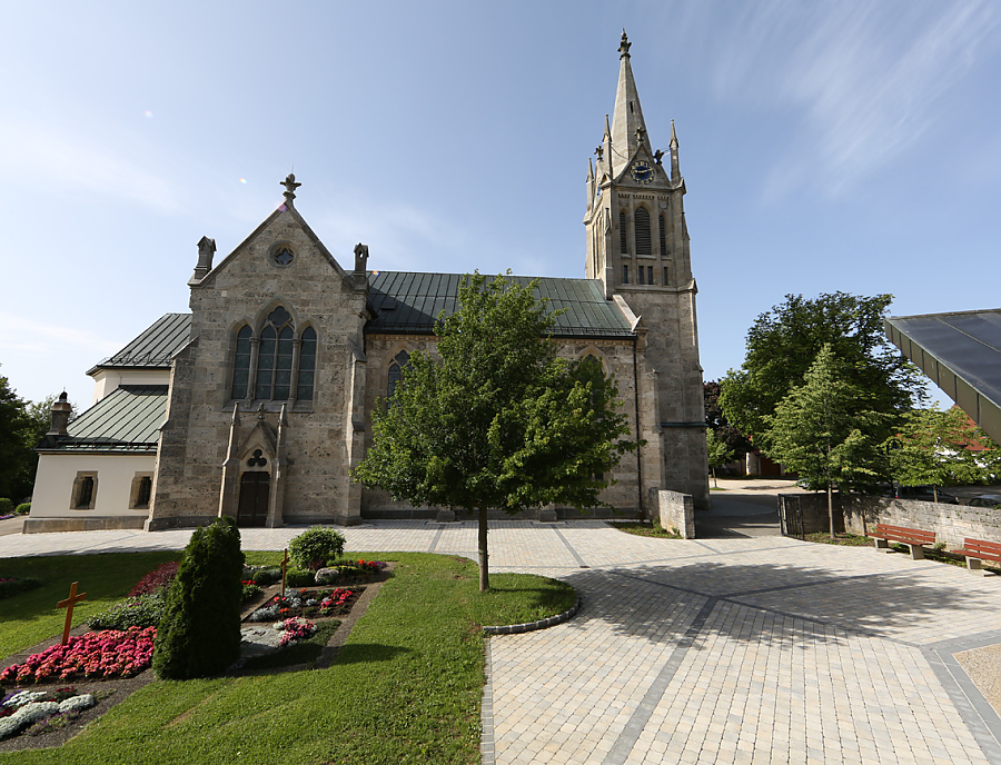 TEGULA Pflastersteine bei der Kirche Römerstein