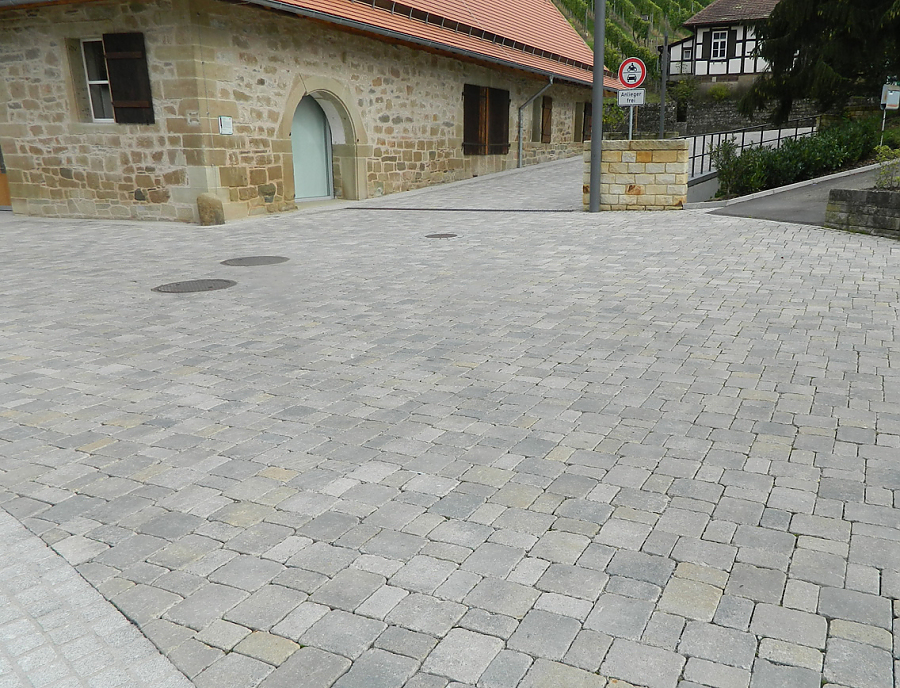 TEGULA Pflastersteine beim Weingut Kernen-Stetten