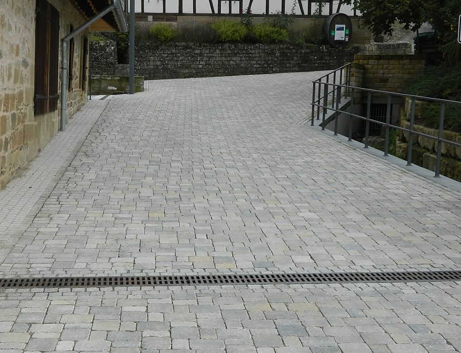 TEGULA Pflastersteine beim Weingut Kernen-Stetten