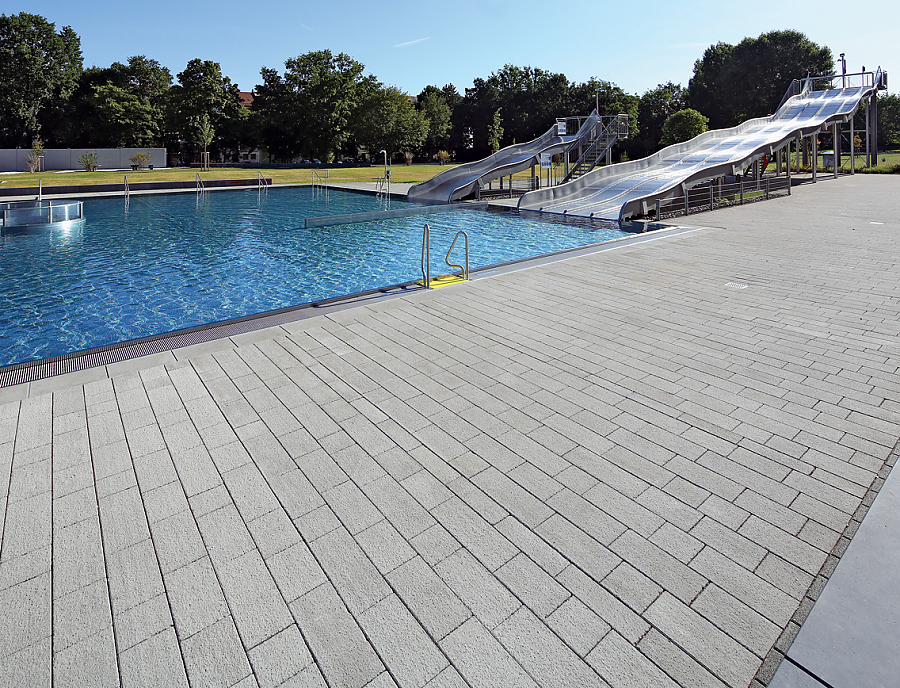 LAMBADA Pflastersteine Freibad Nürnberg Anwendung LAMBADA Pflastersteine im Freibad Nürnberg