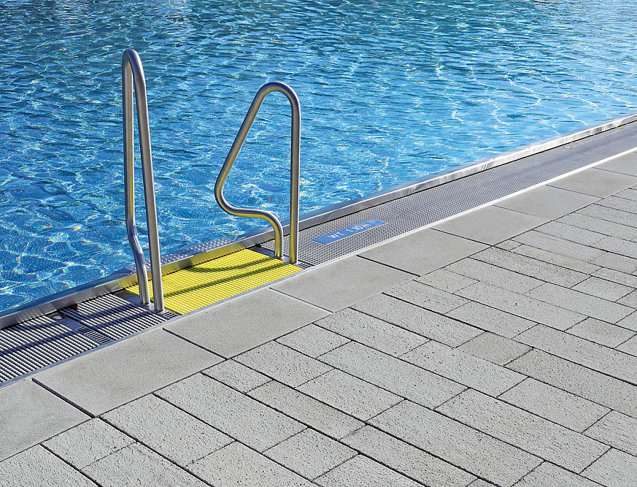LAMBADA Pflastersteine Freibad Nürnberg Anwendung LAMBADA Pflastersteine im Freibad Nürnberg
