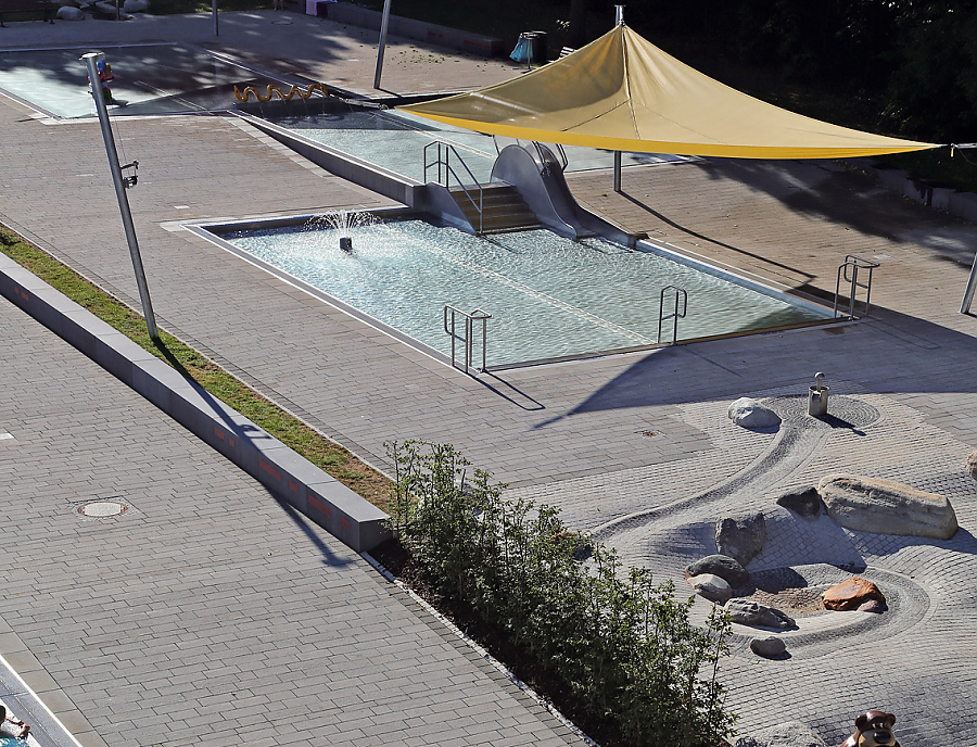 LAMBADA Pflastersteine Freibad Nürnberg Anwendung LAMBADA Pflastersteineim Freibad Nürnberg
