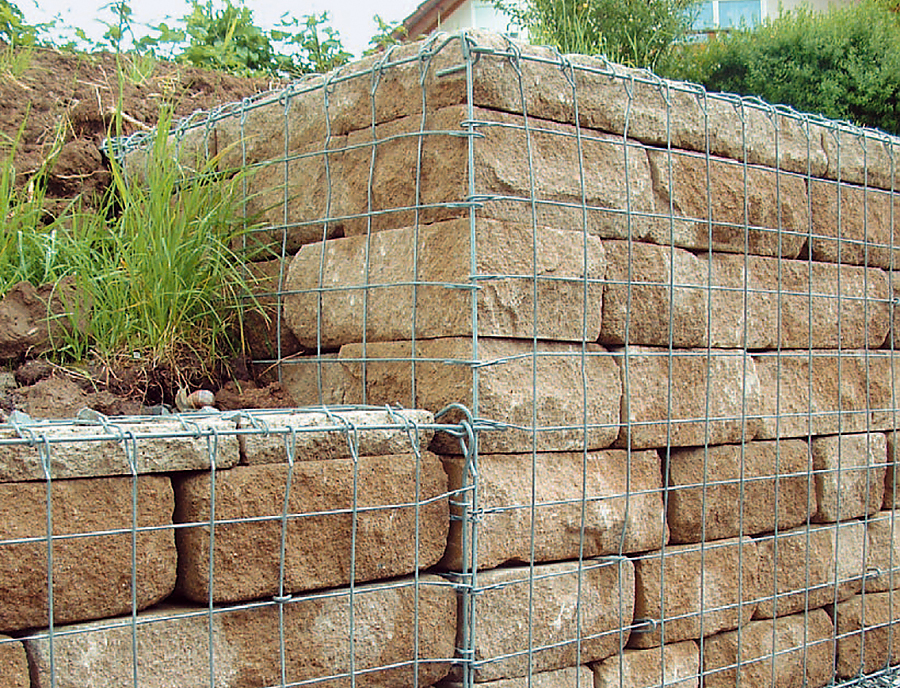 Anwendung SANTURO Weinbergmauer Gabionenbauweise