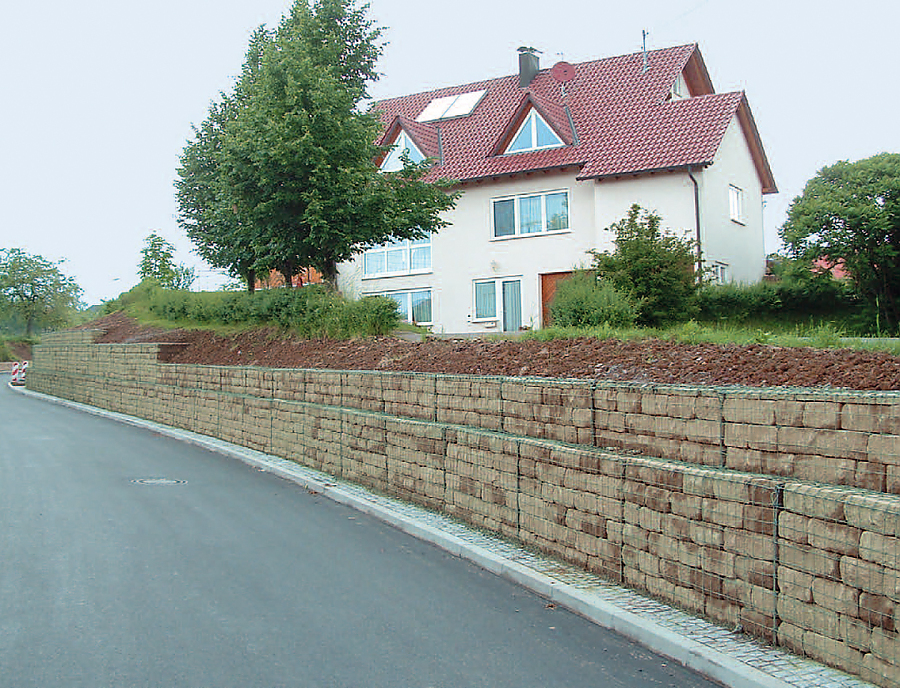 Anwendung SANTURO Weinbergmauer Gabionenbauweise