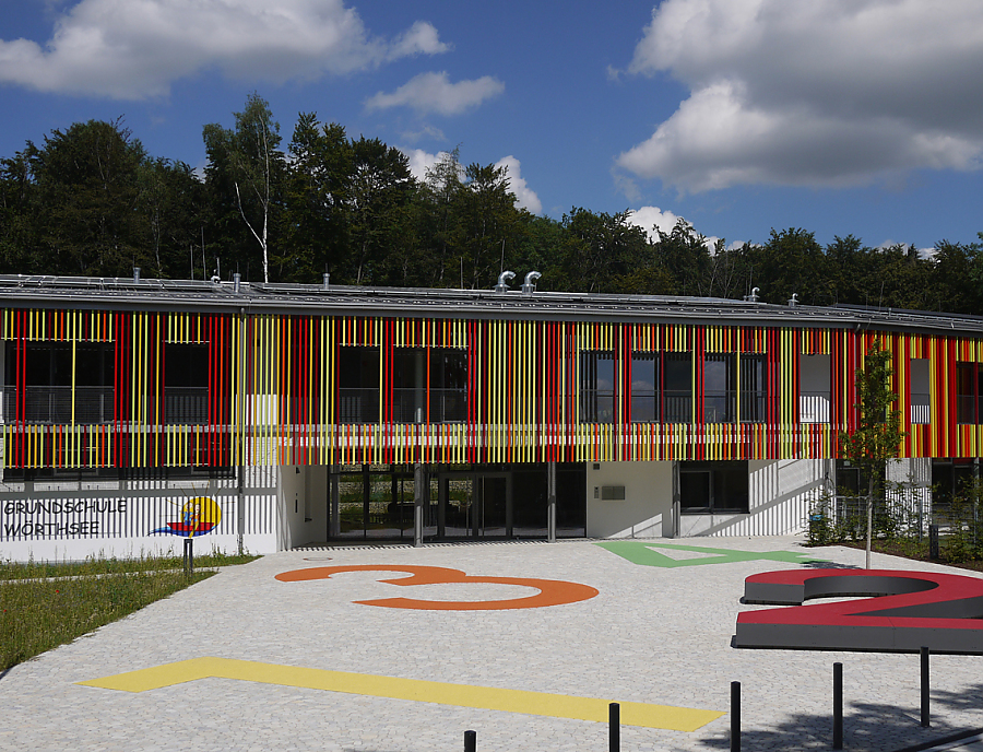 Preisverleihung ARENA-Wettbewerb ARENA Pflastersteine verlegt an einer Schule