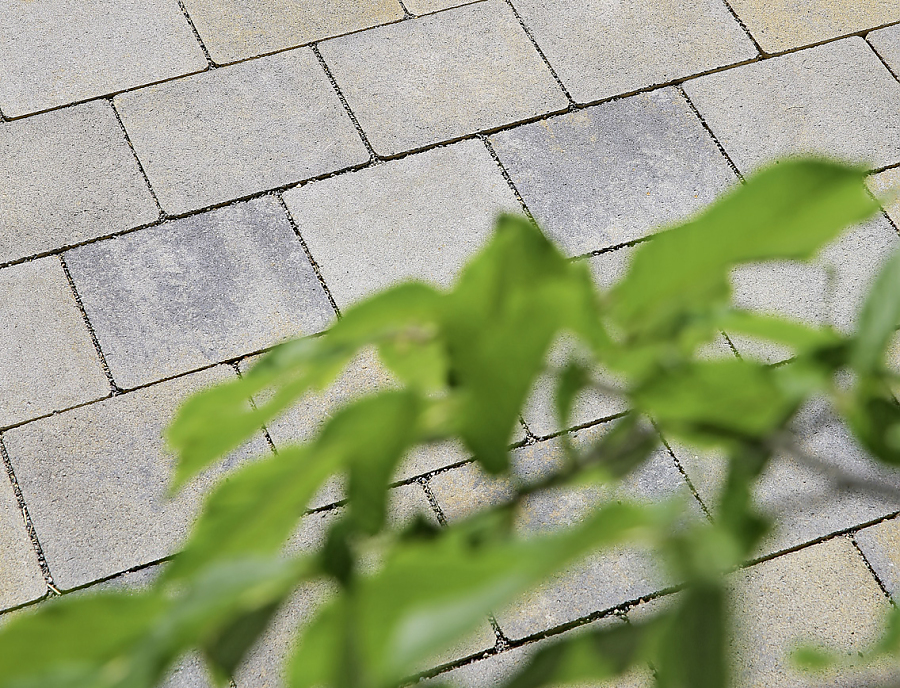 TWIST Pflastersteine verlegte Fläche TWIST Pflastersteine in der Farbe Melaphyr-Forte