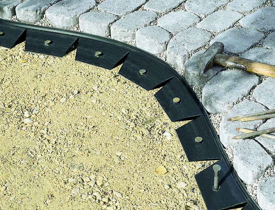 PAVE-EDGE Randbefestigungs-Schiene STARRFLEX PAVE-EDGE Randbefestigungs-Schiene STARRFLEX