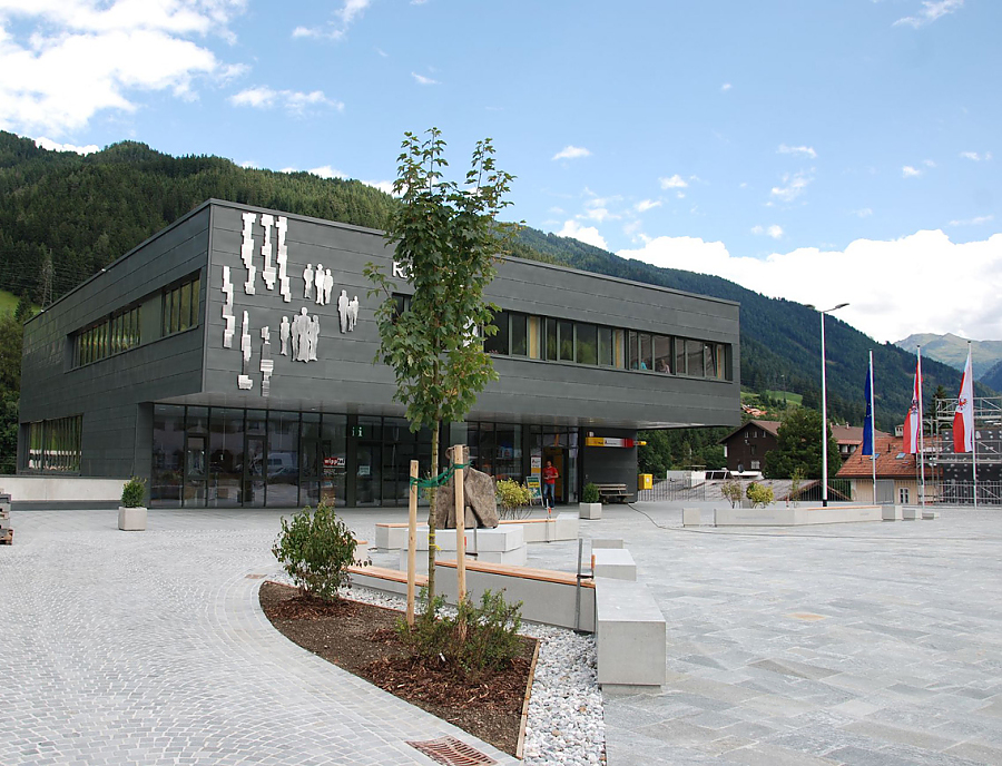 CAMPUS Sonderanfertigung CAMPUS Sonderanfertigung als Sitzmöglichkeit