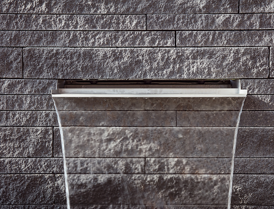CULT Wasserfall mit CULT Gartenmauer