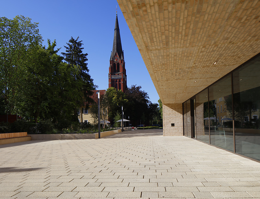 TESCADO CURA Pflastersteine bei der Bibliothek in Heidenheim