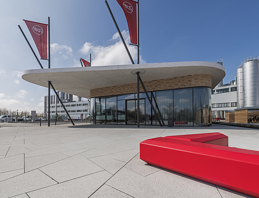 PODIUM Polygonalplatten bei Zott in Mertingen