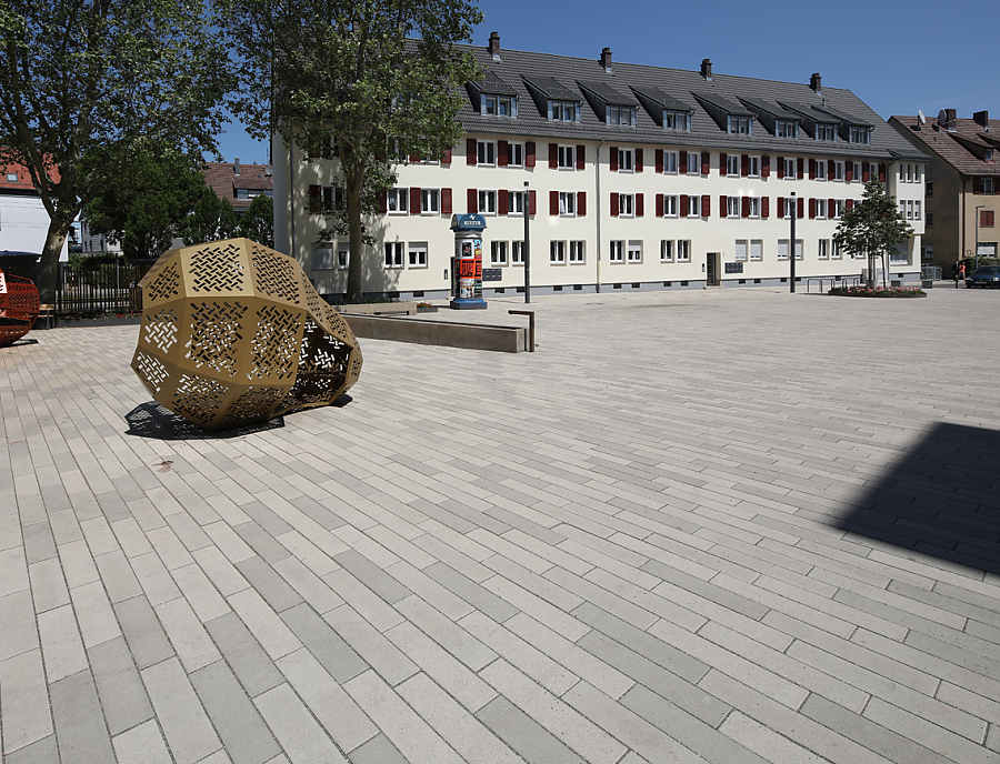 SPIRELL und VELVET Pflastersteine verlegt beim Marktplatz Stuttgart-Botnang