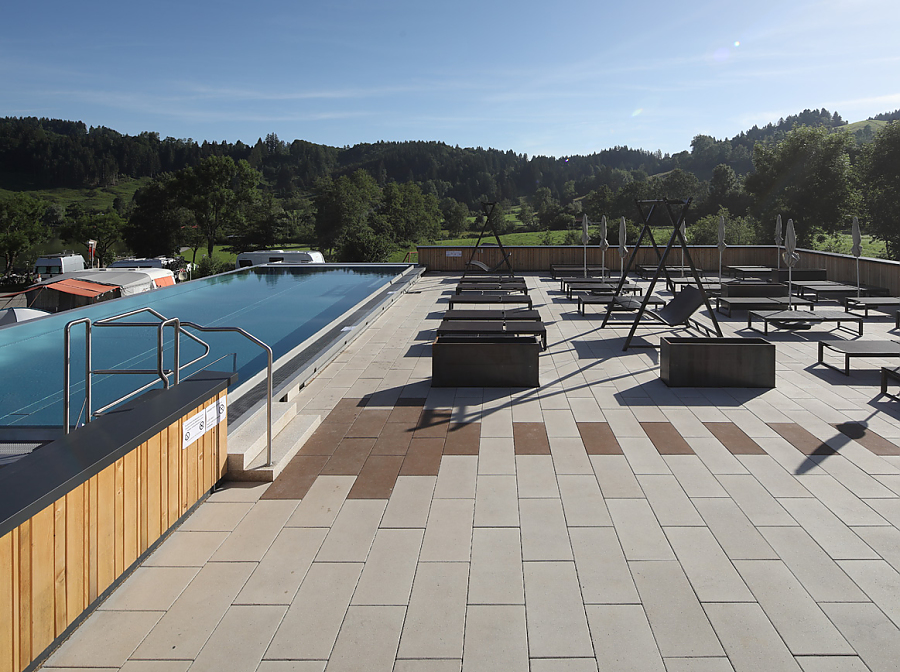 FERRO CONCRETE Terrassenplatten beim Alpsee Camping in Immenstadt