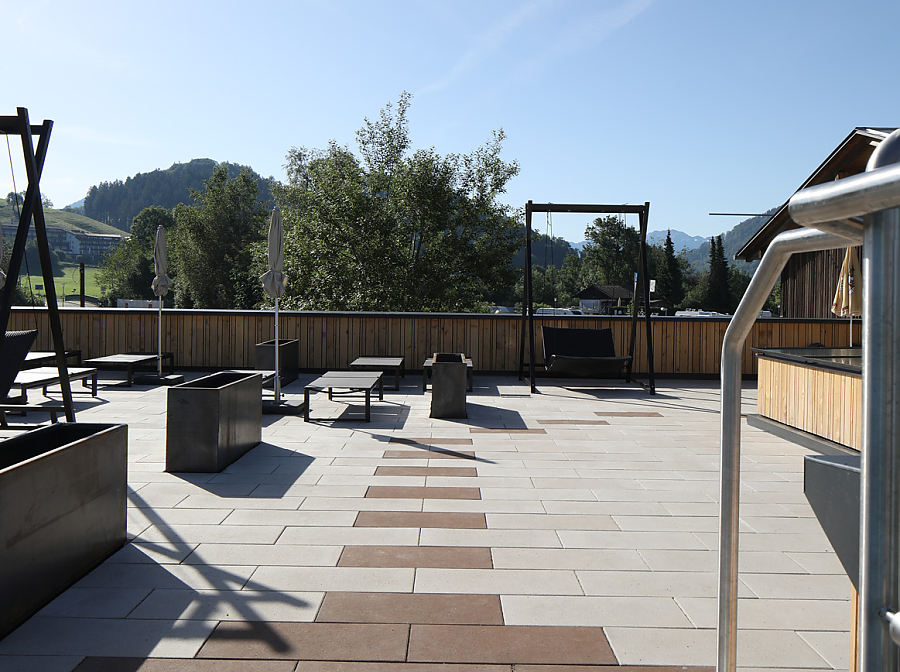 FERRO CONCRETE Terrassenplatten beim Alpsee Camping in Immenstadt