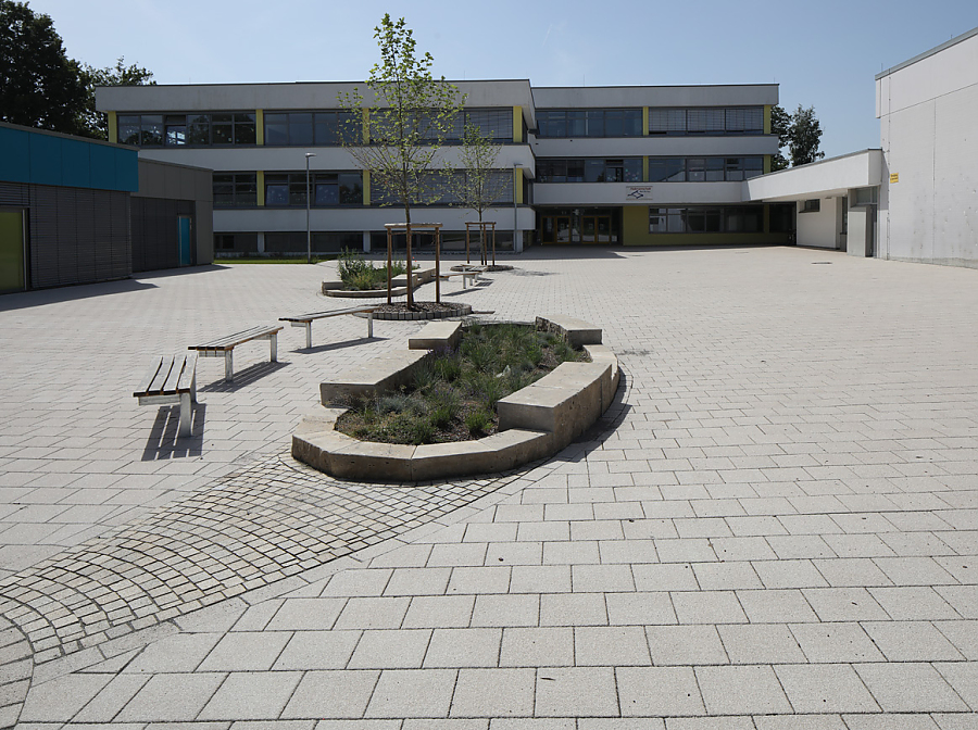 ARCADO Pflastersteine an der Federseeschule in Bad Buchau