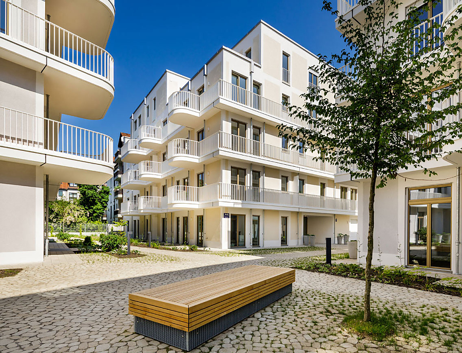 Plartzgestaltung mit ARENA Vegetationsfugenstein