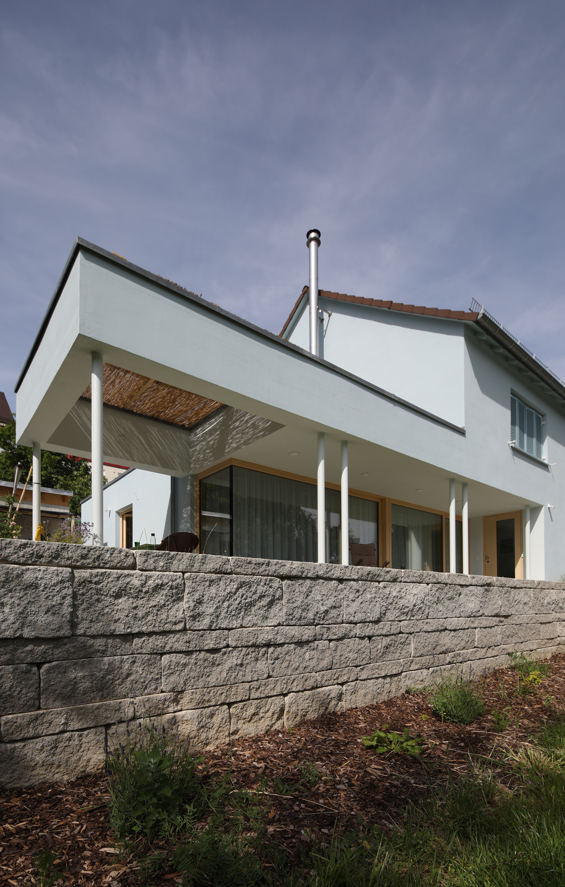 SANTURO Landhausmauer modern gestaltet