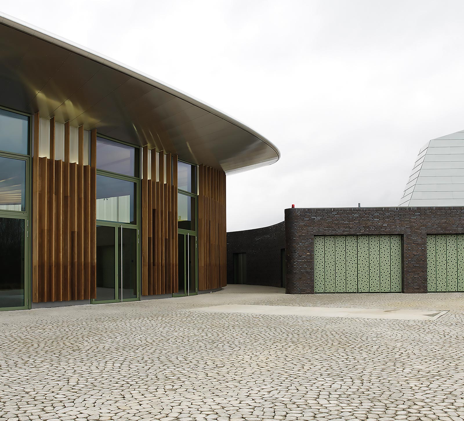 Platz mit ARENA Pflastersteinen