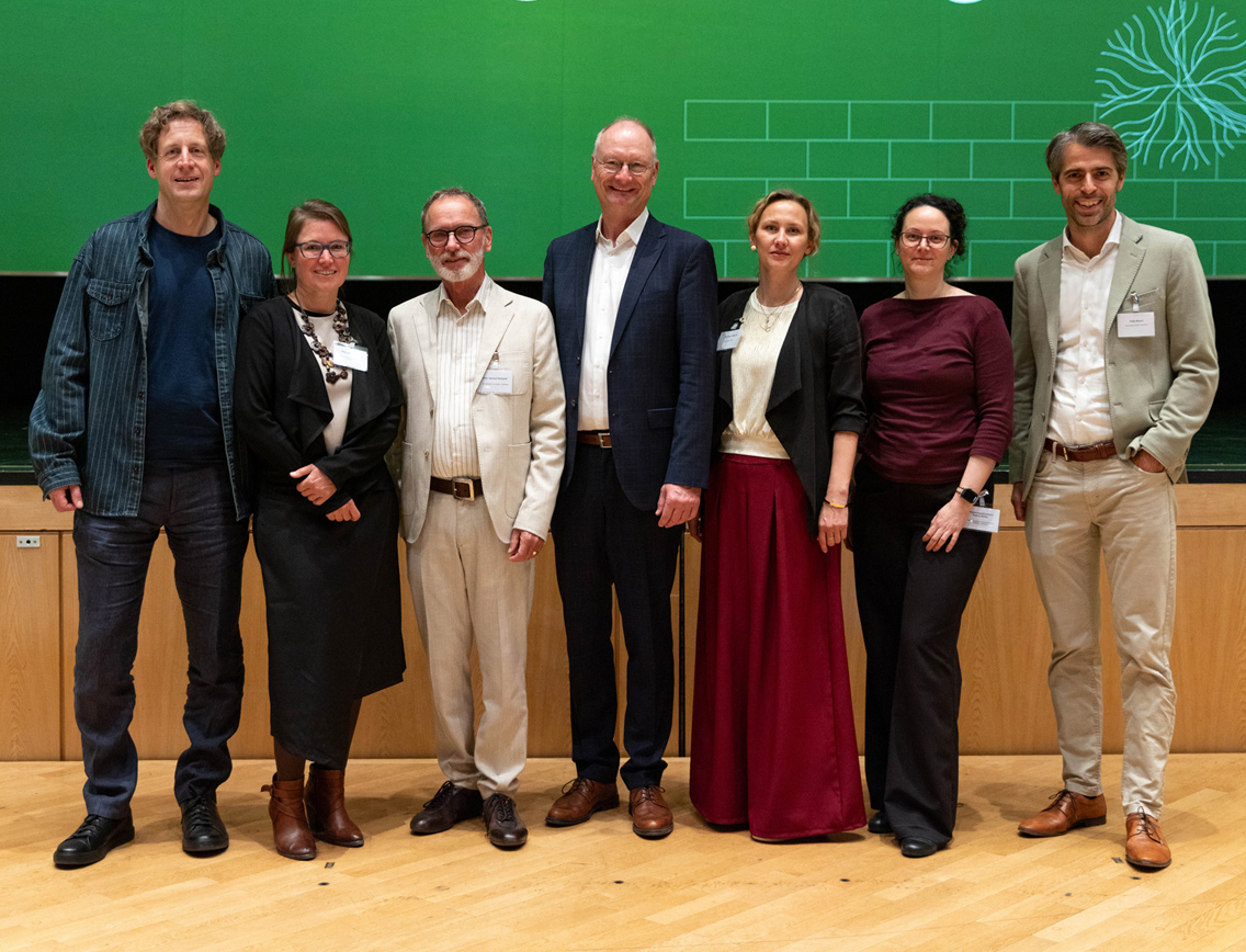 Gruppenbild der Referenten beim Steinforum.