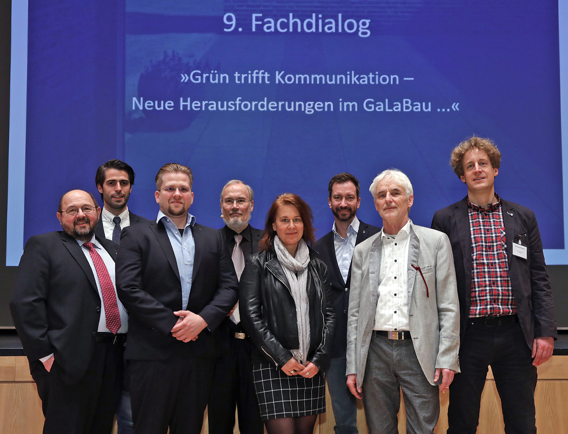 Gruppenbild mit den Sprechern beim 9. Fachdialog