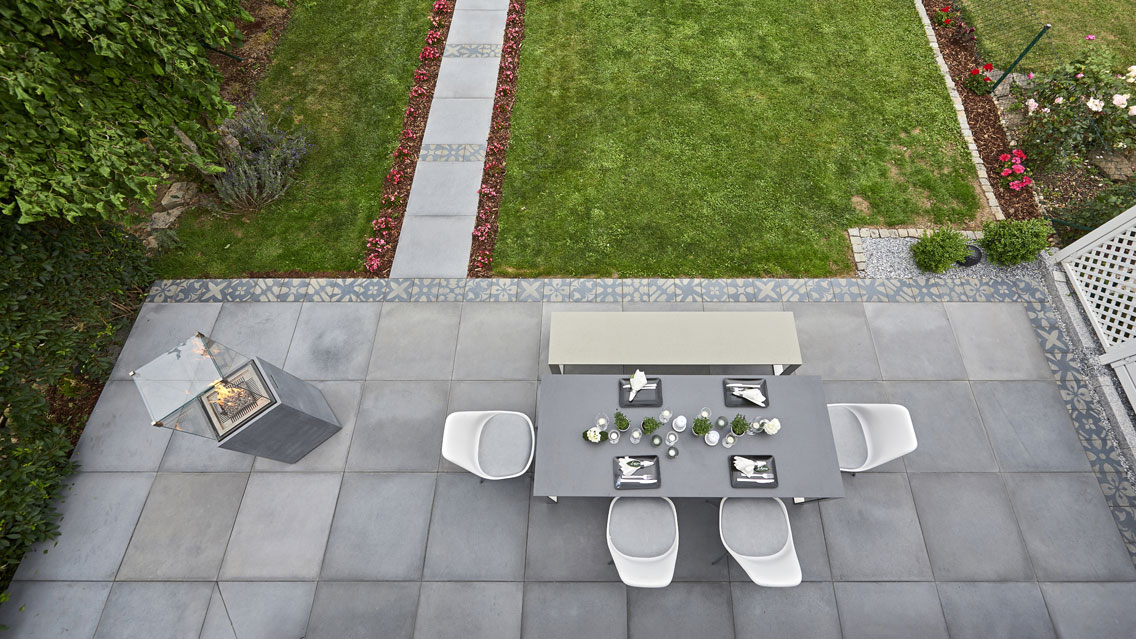 Terrasse mit CEMENTO Terrassenplatten